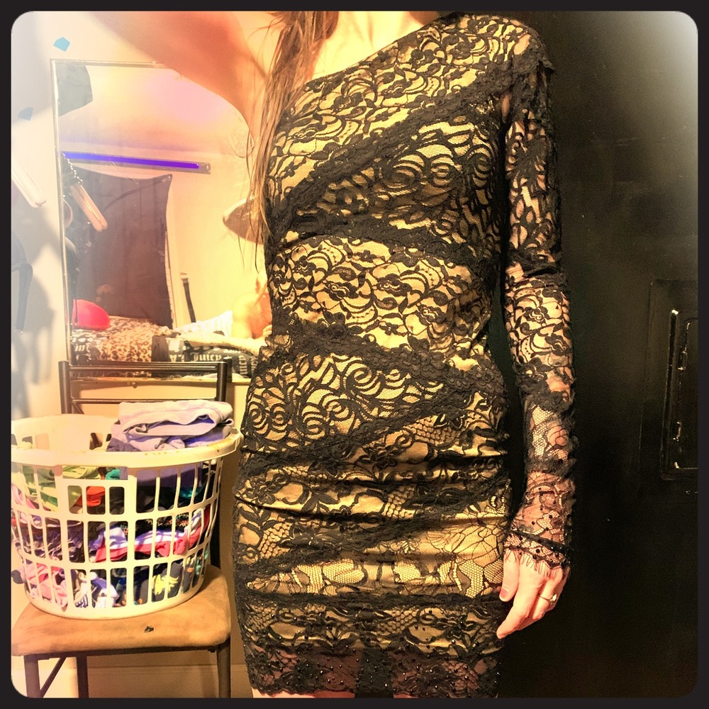 BEBE DRESS ONE SHOULDER BLACK AND TAN
